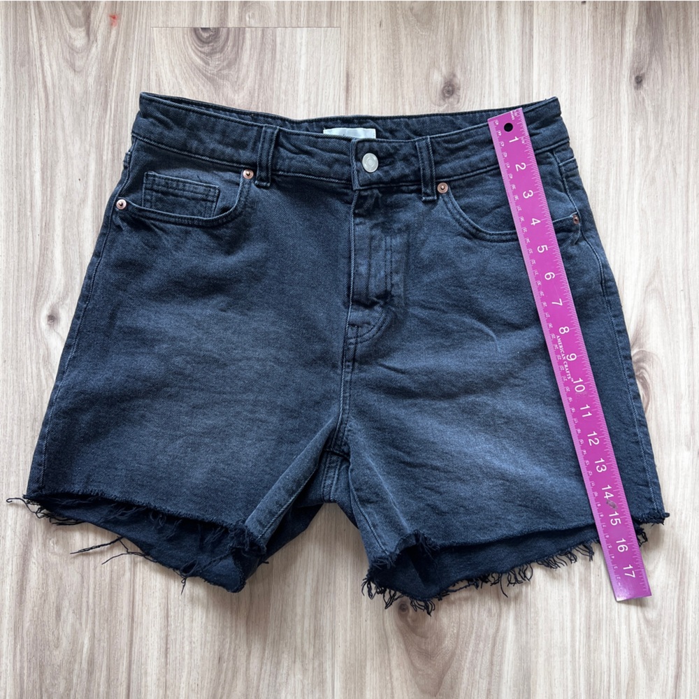 H&M 5inch Denim Shorts Black Wash size US12
